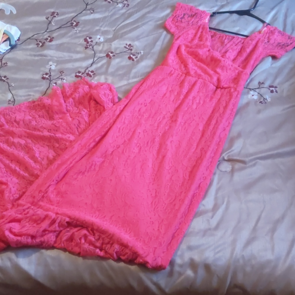 Women's Maternity Dress!